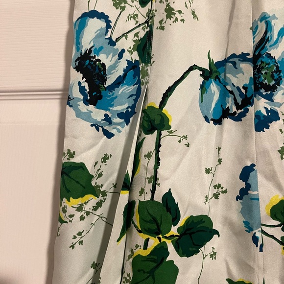 Banana Republic Floral A-Line Skirt in White and Blue - Picture 4 of 9